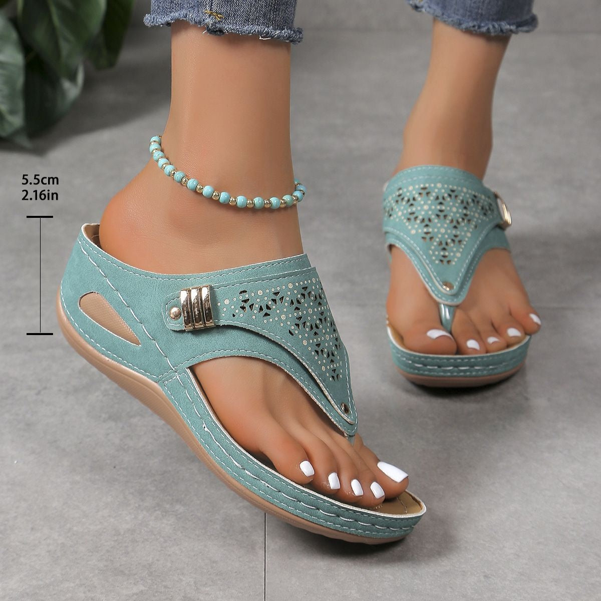 Summer New Round Head Thick Bottom Fashionable Hollow Outerwear Herringbone Style Cool Drag for Women