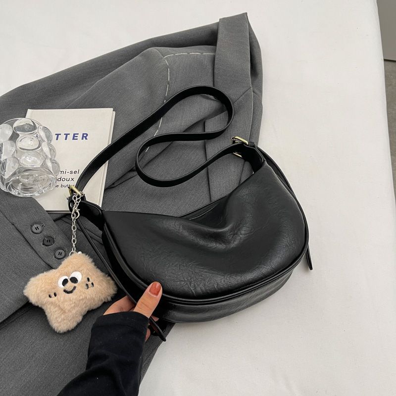 Trendy and popular shoulder bag, crossbody bag, dumpling bag